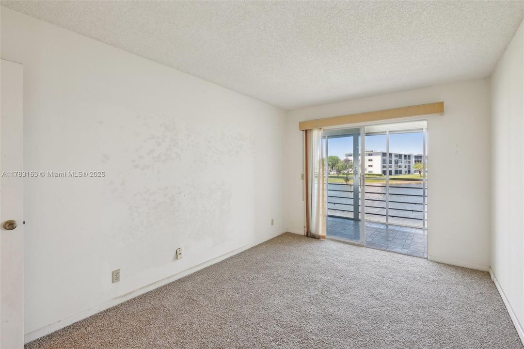 Recently Sold: $99,000 (2 beds, 1 baths, 861 Square Feet)