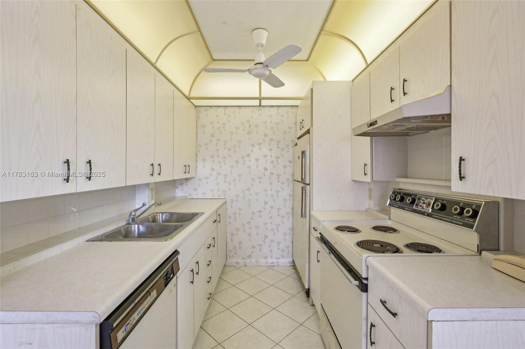 Recently Sold: $99,000 (2 beds, 1 baths, 861 Square Feet)