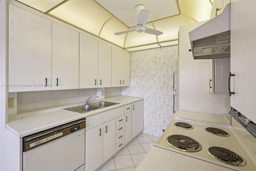 Recently Sold: $99,000 (2 beds, 1 baths, 861 Square Feet)