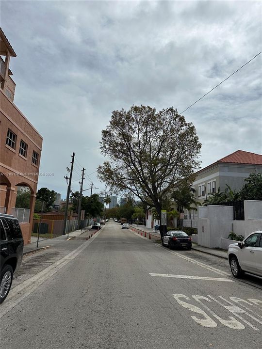 Vendido Recientemente: $230,000 (2 camas, 2 baños, 760 Pies cuadrados)