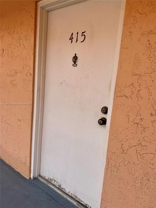 Vendido Recientemente: $230,000 (2 camas, 2 baños, 760 Pies cuadrados)