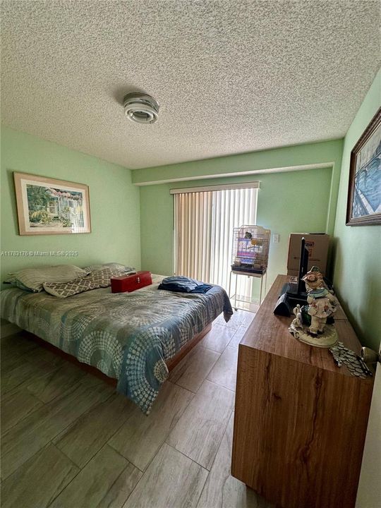 Vendido Recientemente: $230,000 (2 camas, 2 baños, 760 Pies cuadrados)