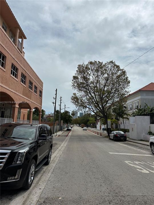 Vendido Recientemente: $230,000 (2 camas, 2 baños, 760 Pies cuadrados)