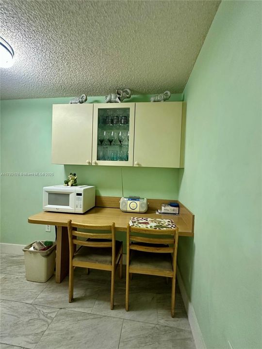 Vendido Recientemente: $230,000 (2 camas, 2 baños, 760 Pies cuadrados)