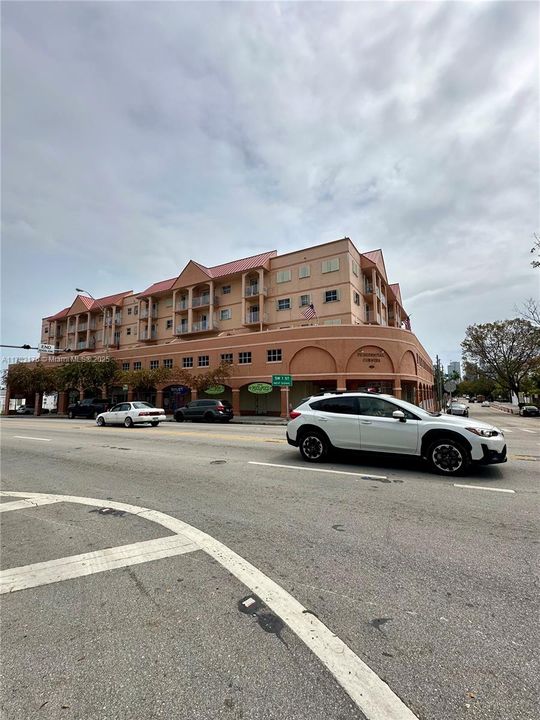 Vendido Recientemente: $230,000 (2 camas, 2 baños, 760 Pies cuadrados)