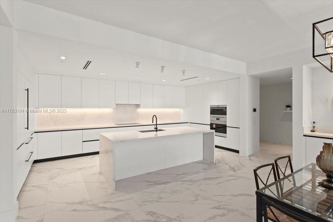 На продажу: $2,999,900 (3 спален, 3 ванн, 2918 Квадратных фут)