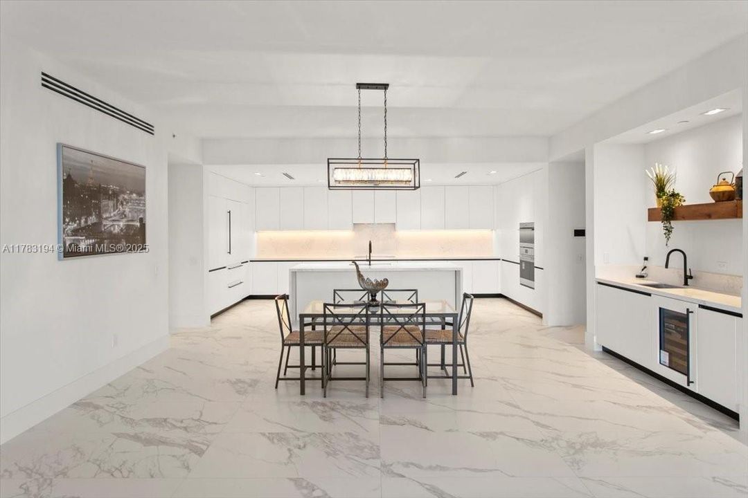 На продажу: $2,999,900 (3 спален, 3 ванн, 2918 Квадратных фут)