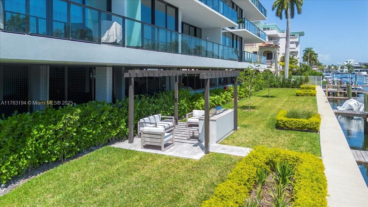 На продажу: $2,999,900 (3 спален, 3 ванн, 2918 Квадратных фут)