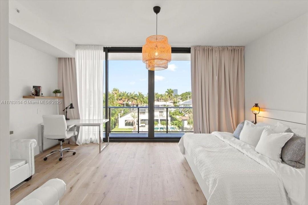 На продажу: $2,999,900 (3 спален, 3 ванн, 2918 Квадратных фут)