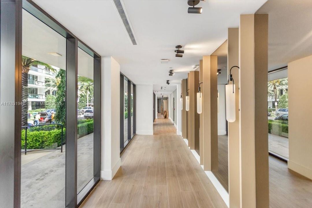 На продажу: $2,999,900 (3 спален, 3 ванн, 2918 Квадратных фут)