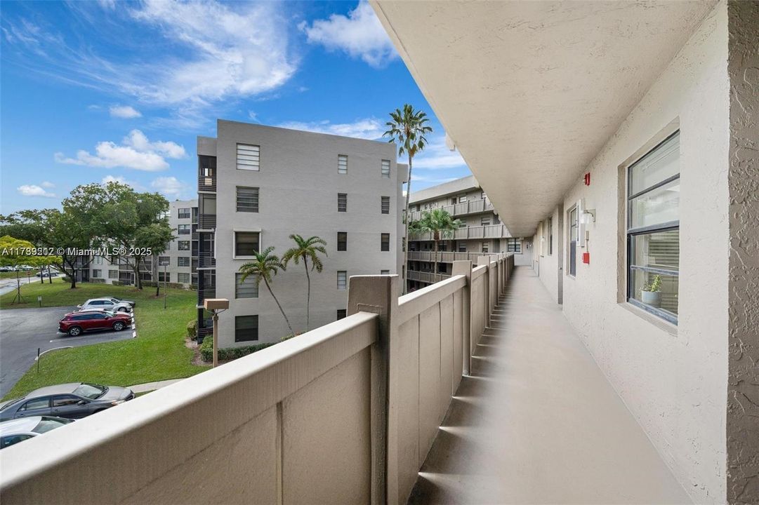 最近售出: $187,999 (2 贝兹, 2 浴室, 1021 平方英尺)