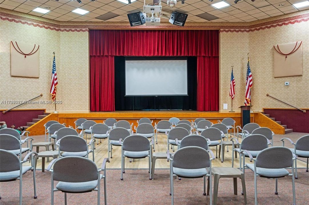 最近售出: $187,999 (2 贝兹, 2 浴室, 1021 平方英尺)