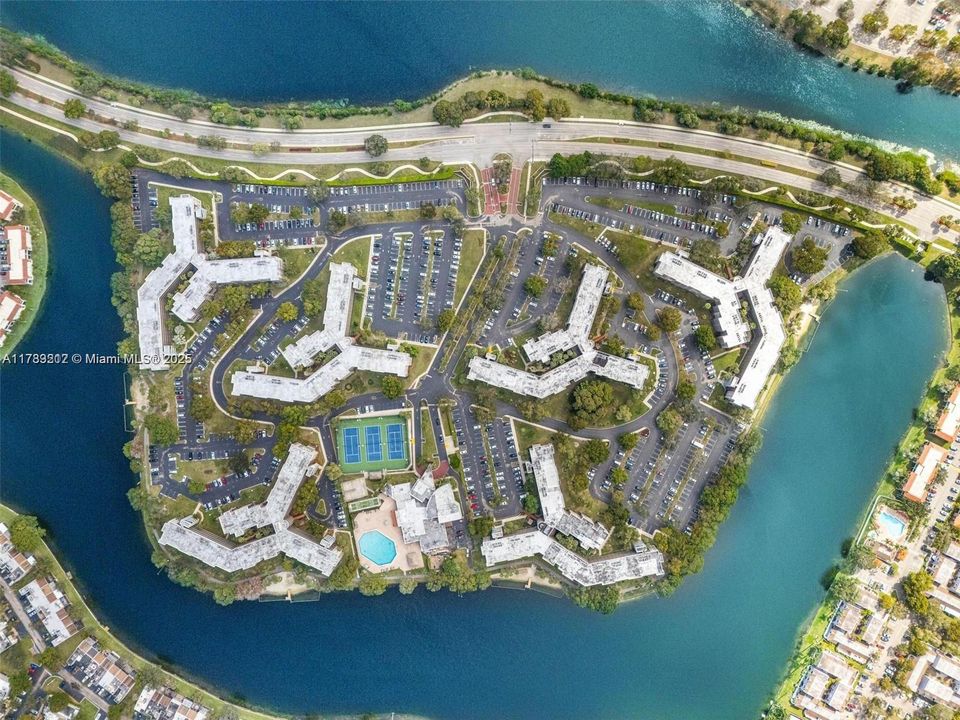 最近售出: $187,999 (2 贝兹, 2 浴室, 1021 平方英尺)