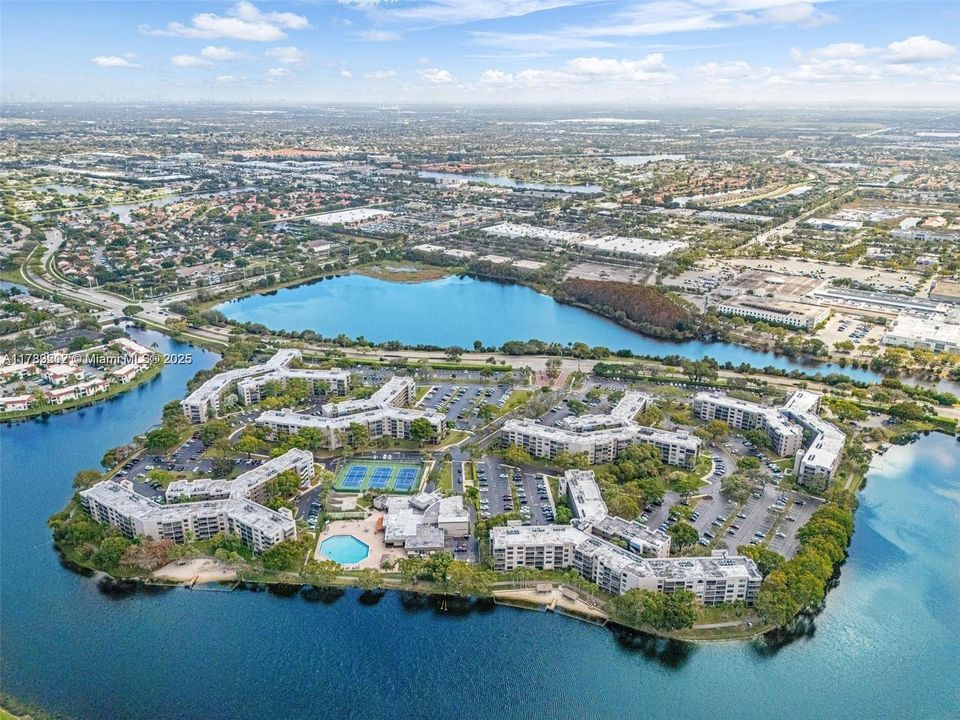 最近售出: $187,999 (2 贝兹, 2 浴室, 1021 平方英尺)