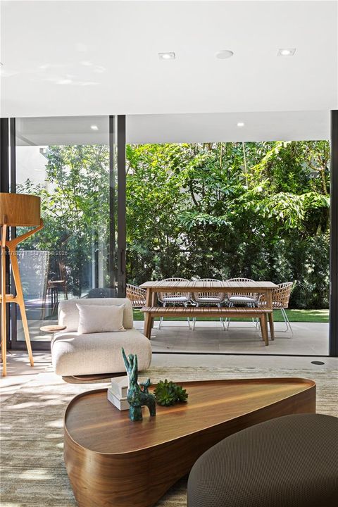 En Venta: $4,299,000 (4 camas, 4 baños, 3500 Pies cuadrados)