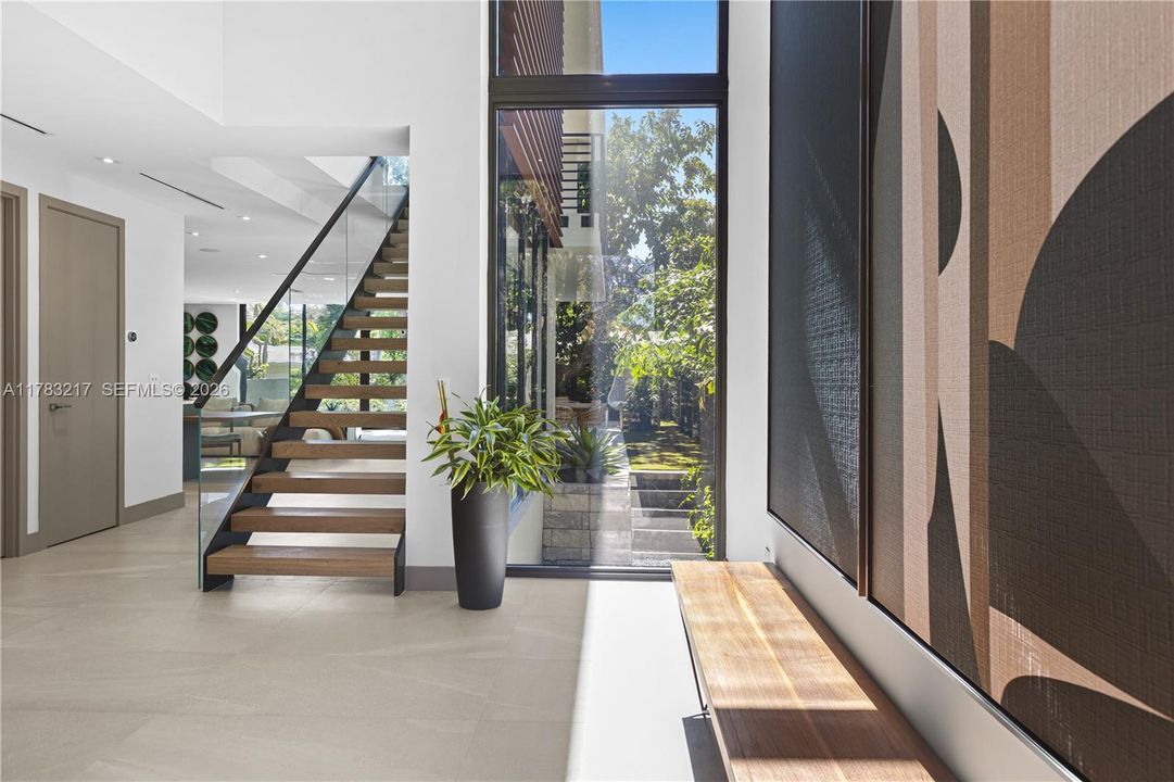 En Venta: $4,299,000 (4 camas, 4 baños, 3500 Pies cuadrados)