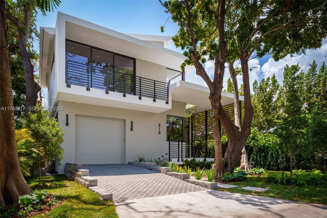 En Venta: $4,299,000 (4 camas, 4 baños, 3500 Pies cuadrados)