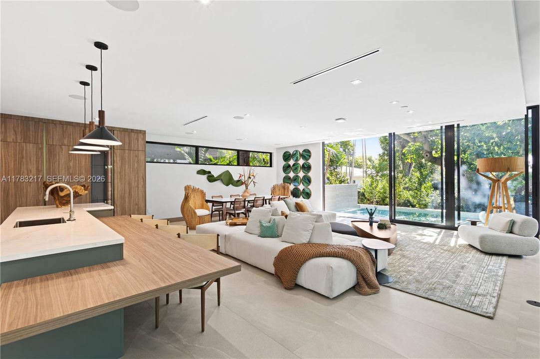 En Venta: $4,299,000 (4 camas, 4 baños, 3500 Pies cuadrados)