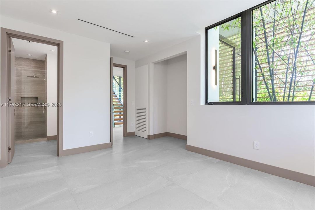 En Venta: $4,299,000 (4 camas, 4 baños, 3500 Pies cuadrados)