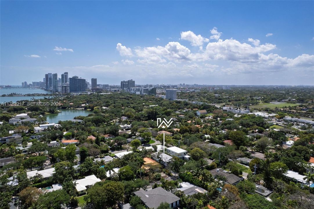 En Venta: $4,299,000 (4 camas, 4 baños, 3500 Pies cuadrados)