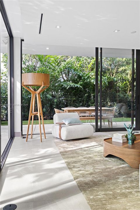 En Venta: $4,299,000 (4 camas, 4 baños, 3500 Pies cuadrados)