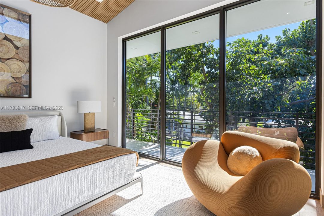 En Venta: $4,299,000 (4 camas, 4 baños, 3500 Pies cuadrados)