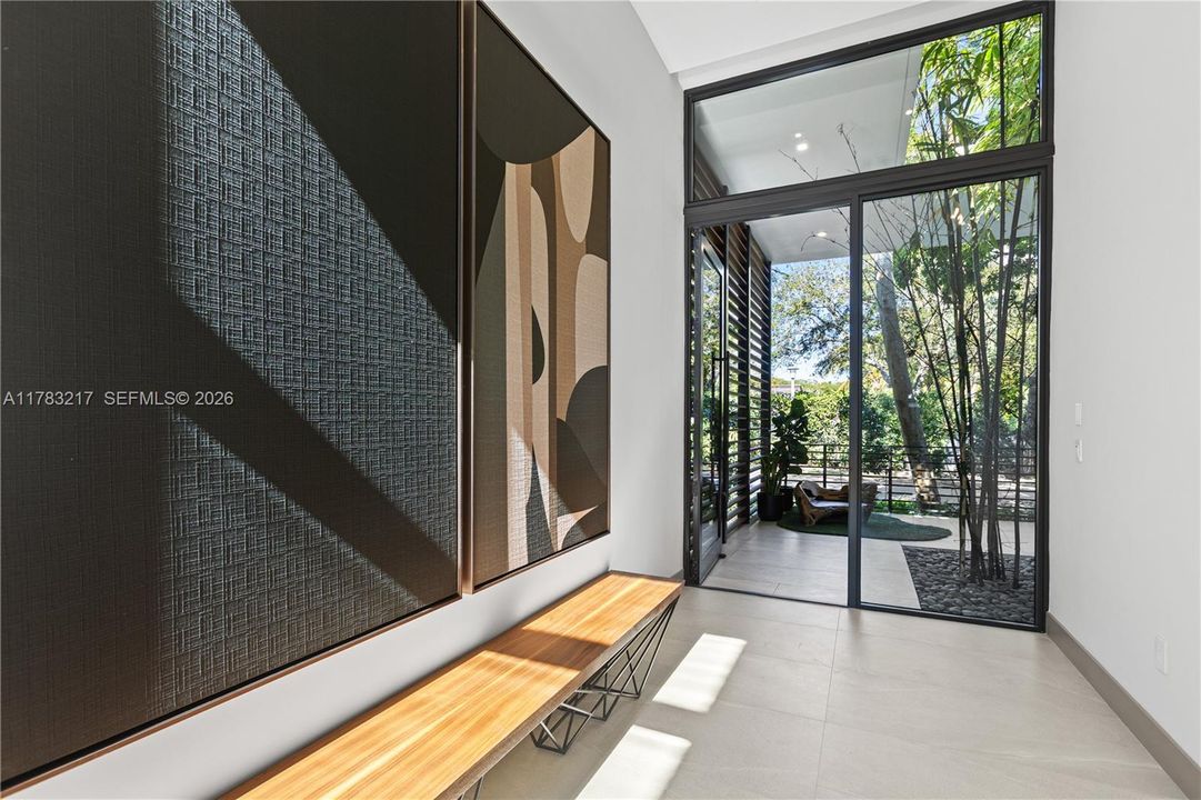 En Venta: $4,299,000 (4 camas, 4 baños, 3500 Pies cuadrados)