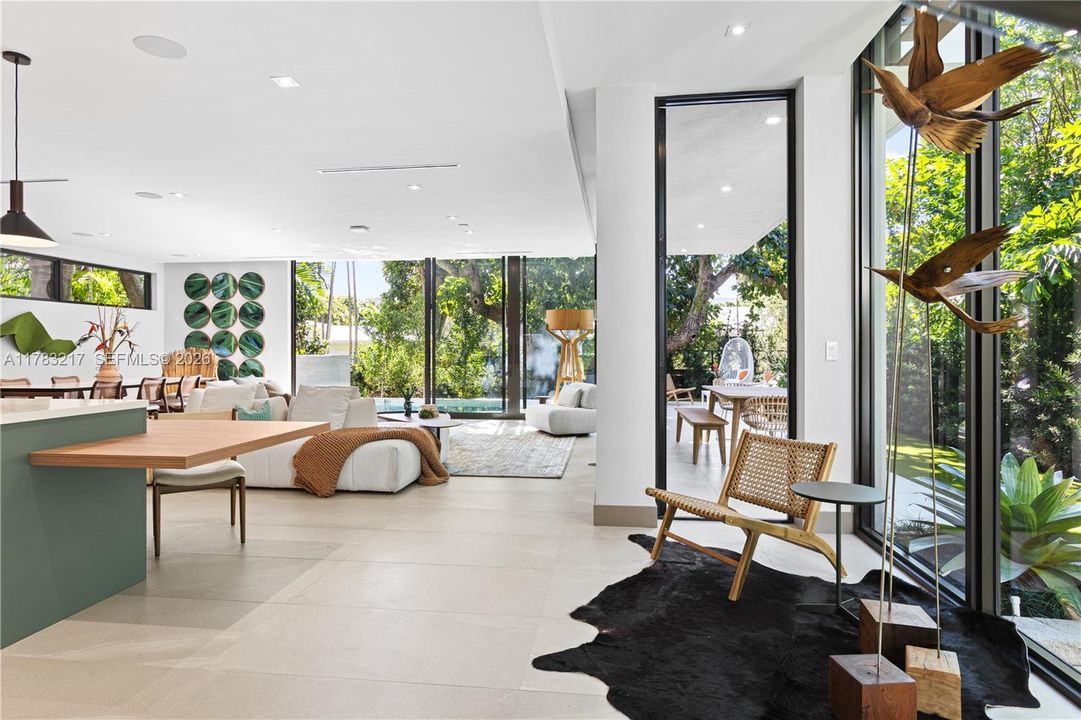 En Venta: $4,299,000 (4 camas, 4 baños, 3500 Pies cuadrados)