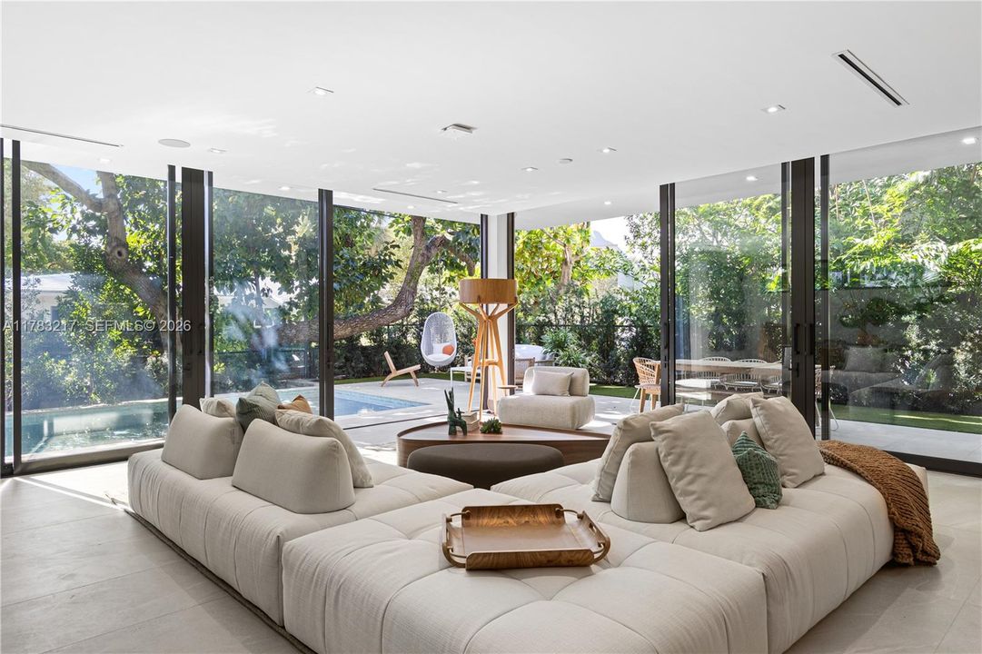 En Venta: $4,299,000 (4 camas, 4 baños, 3500 Pies cuadrados)