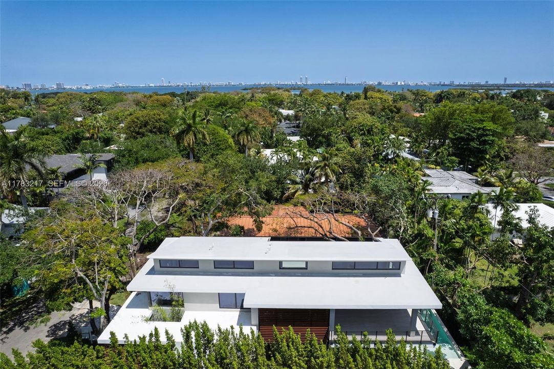 En Venta: $4,299,000 (4 camas, 4 baños, 3500 Pies cuadrados)