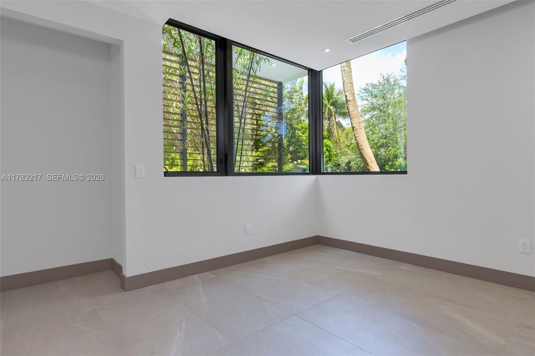 En Venta: $4,299,000 (4 camas, 4 baños, 3500 Pies cuadrados)