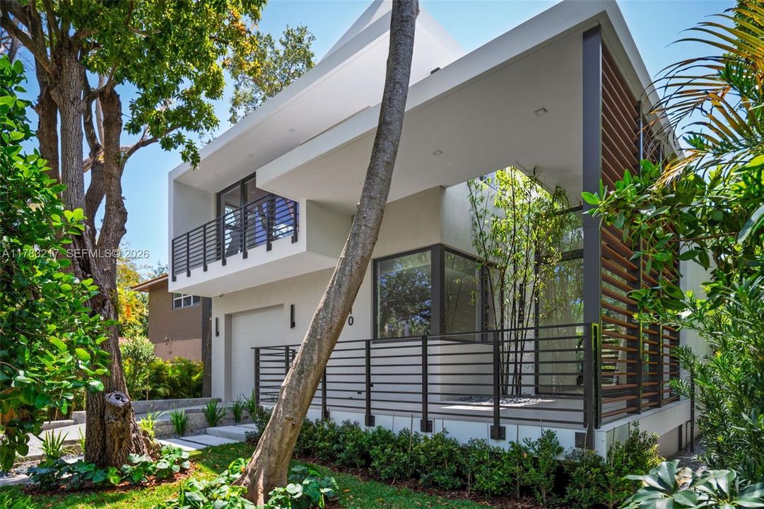 En Venta: $4,299,000 (4 camas, 4 baños, 3500 Pies cuadrados)