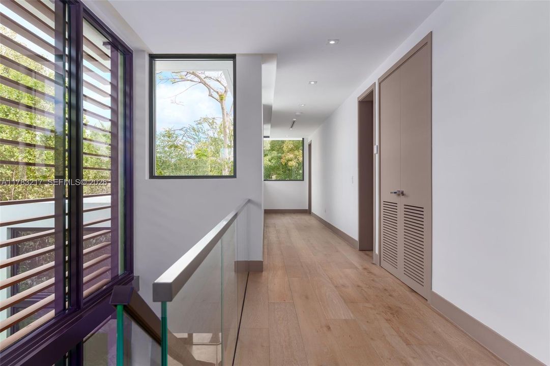 En Venta: $4,299,000 (4 camas, 4 baños, 3500 Pies cuadrados)