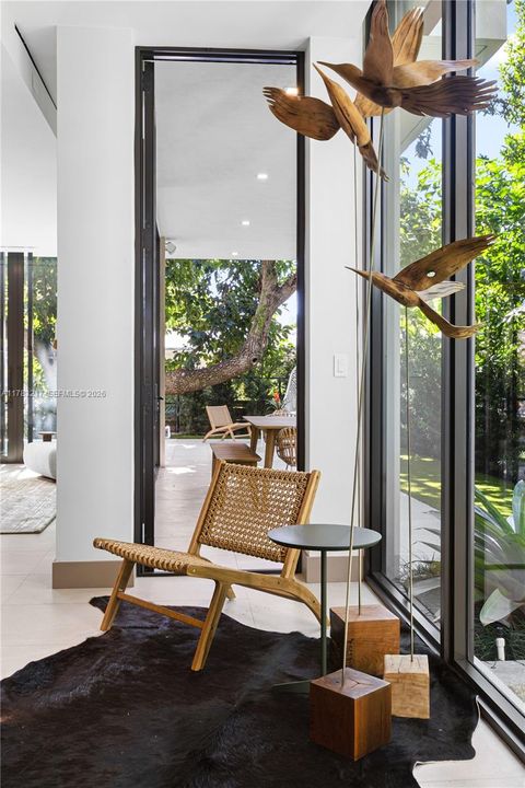 En Venta: $4,299,000 (4 camas, 4 baños, 3500 Pies cuadrados)