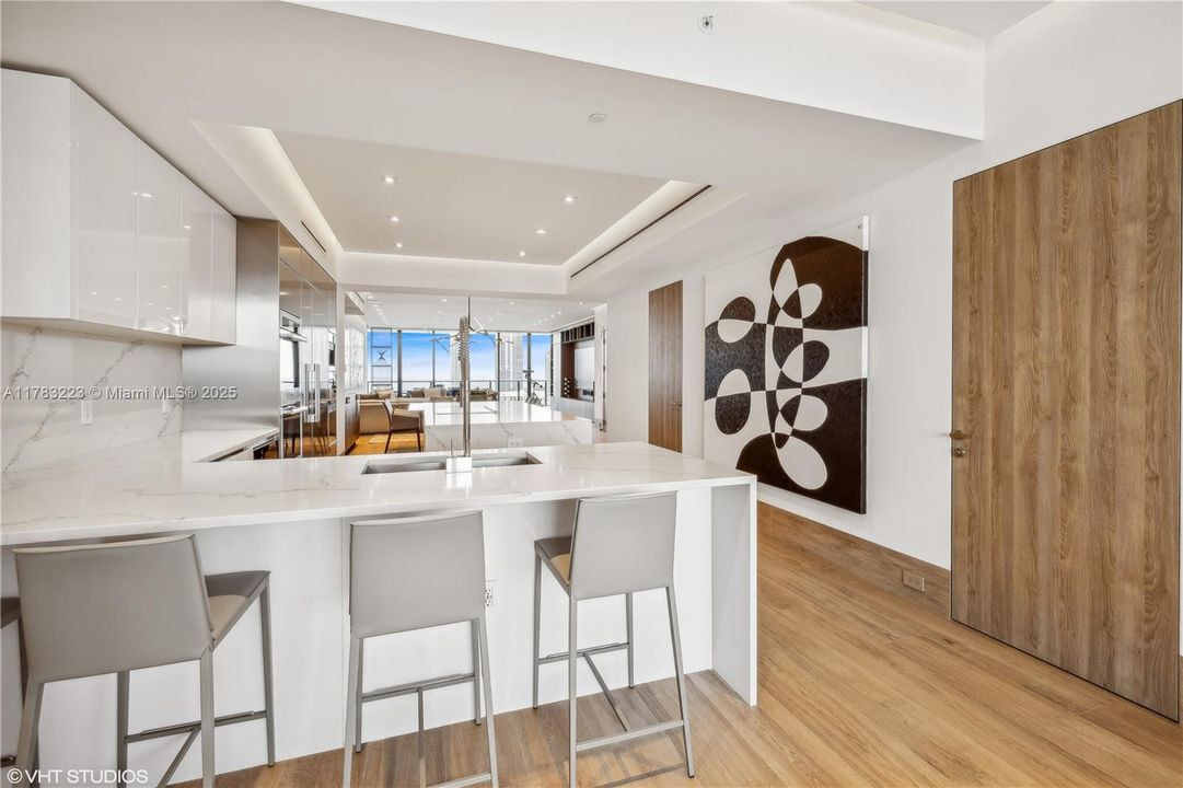 Recently Sold: $3,850,000 (4 beds, 4 baths, 2956 Square Feet)