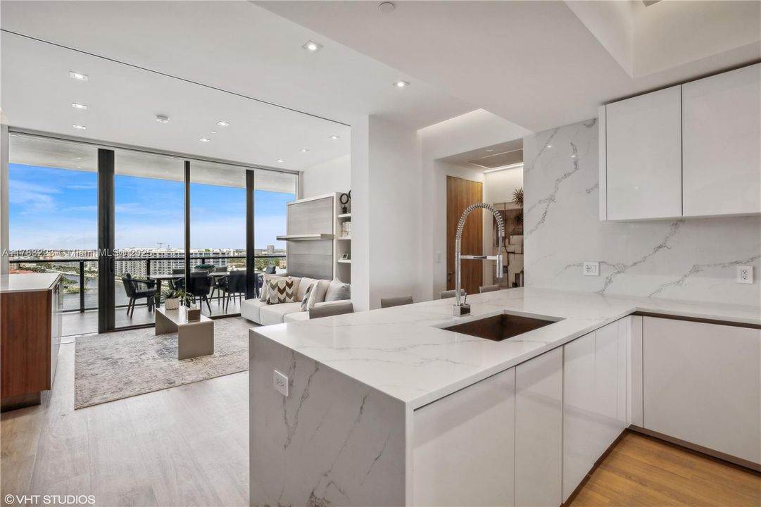 Recently Sold: $3,850,000 (4 beds, 4 baths, 2956 Square Feet)