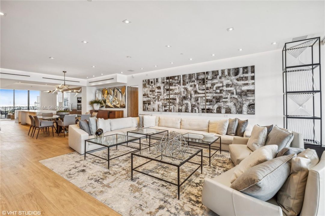 Recently Sold: $3,850,000 (4 beds, 4 baths, 2956 Square Feet)