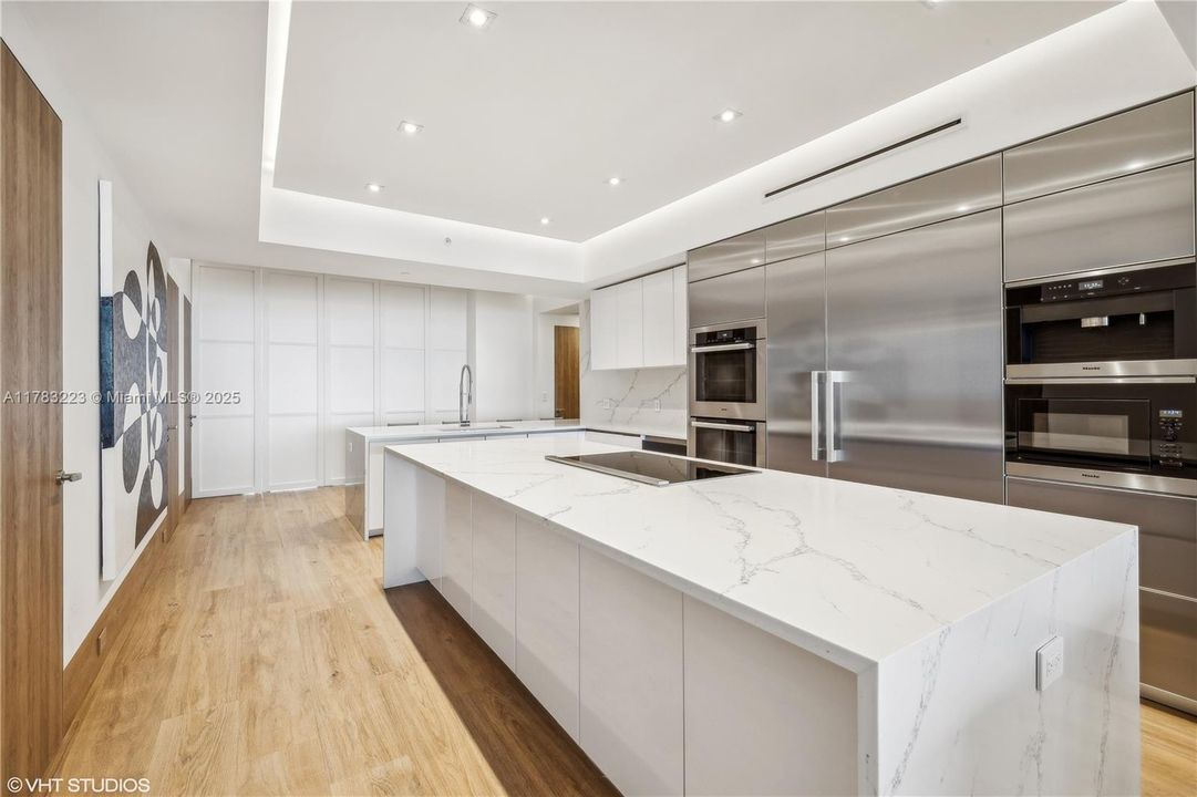 Recently Sold: $3,850,000 (4 beds, 4 baths, 2956 Square Feet)