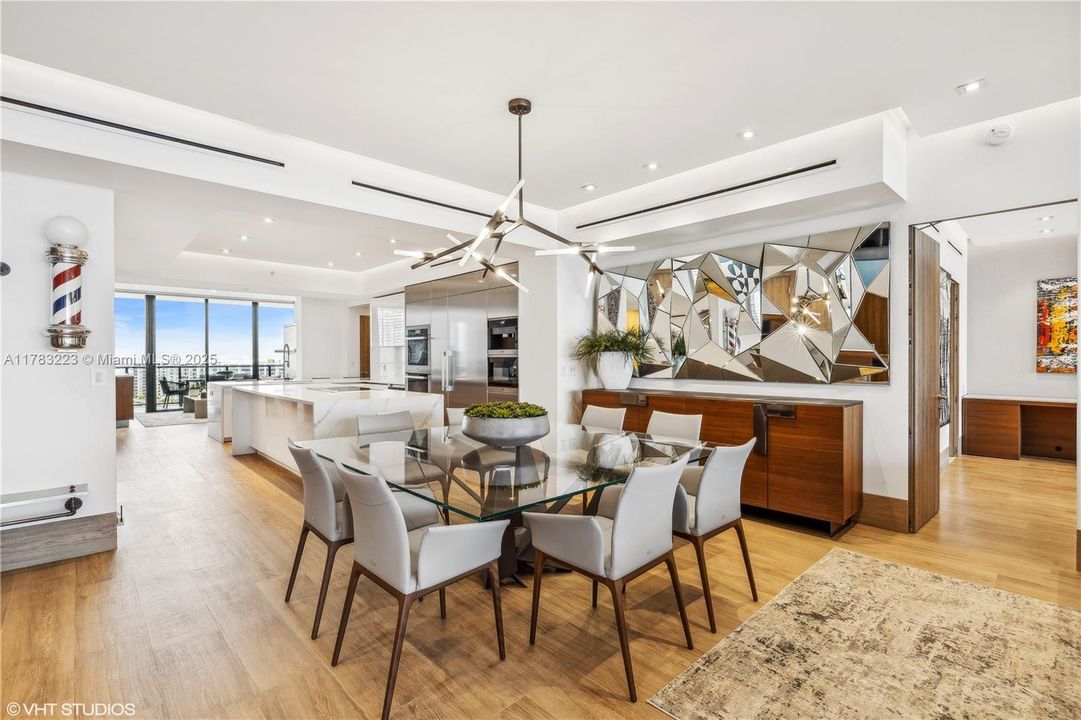 Recently Sold: $3,850,000 (4 beds, 4 baths, 2956 Square Feet)