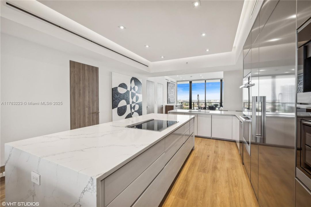 Recently Sold: $3,850,000 (4 beds, 4 baths, 2956 Square Feet)