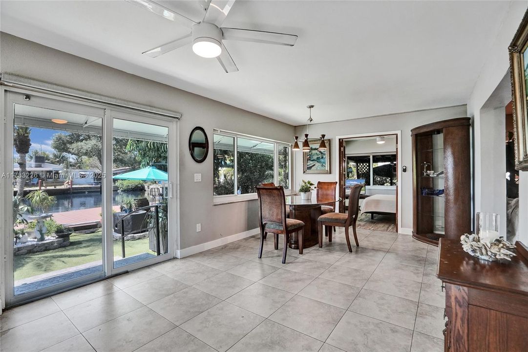 Recently Sold: $800,000 (3 beds, 1 baths, 1860 Square Feet)