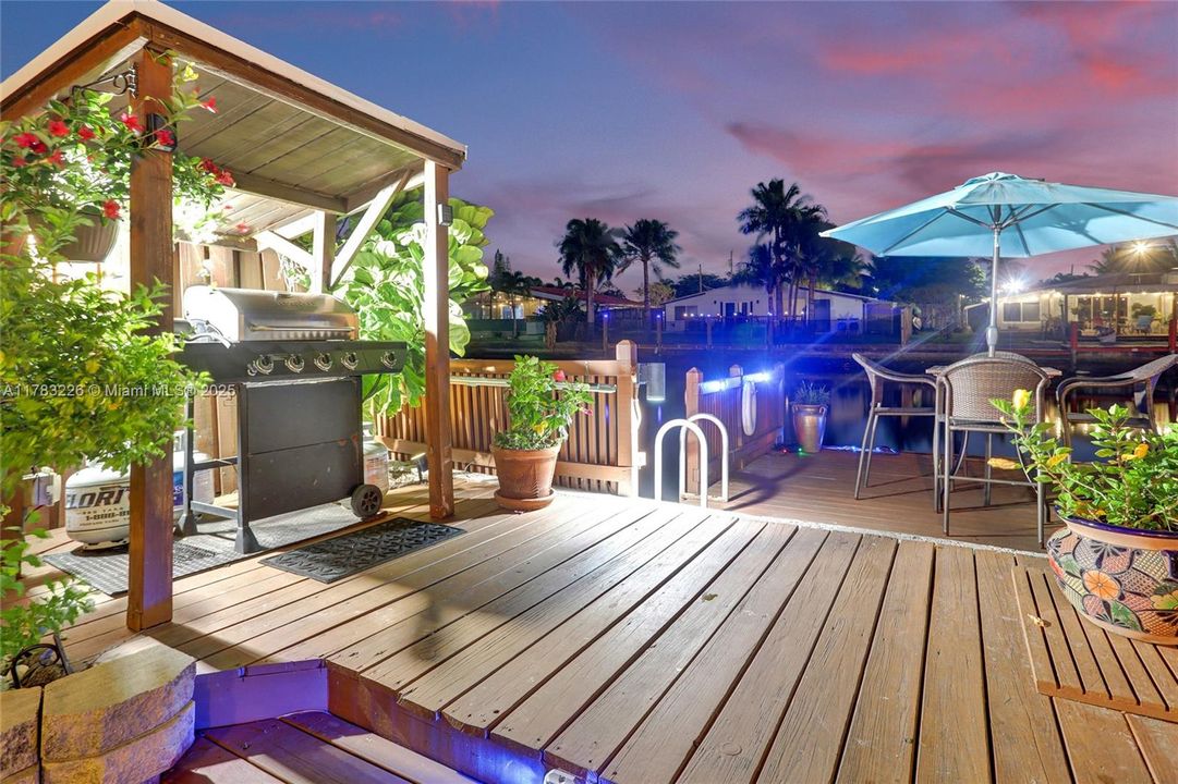 Recently Sold: $800,000 (3 beds, 1 baths, 1860 Square Feet)