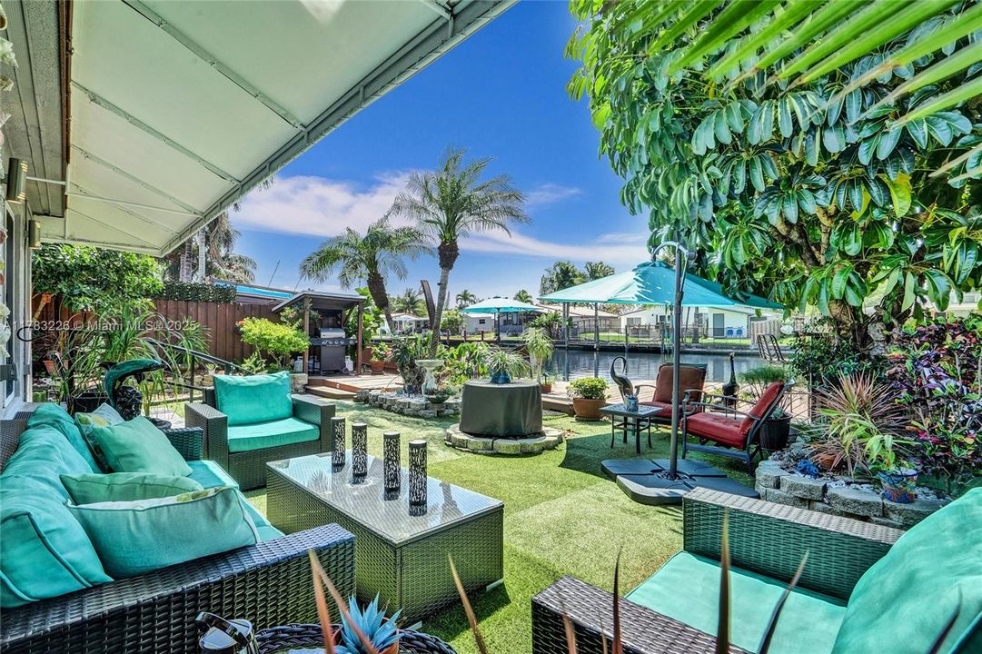 Recently Sold: $800,000 (3 beds, 1 baths, 1860 Square Feet)