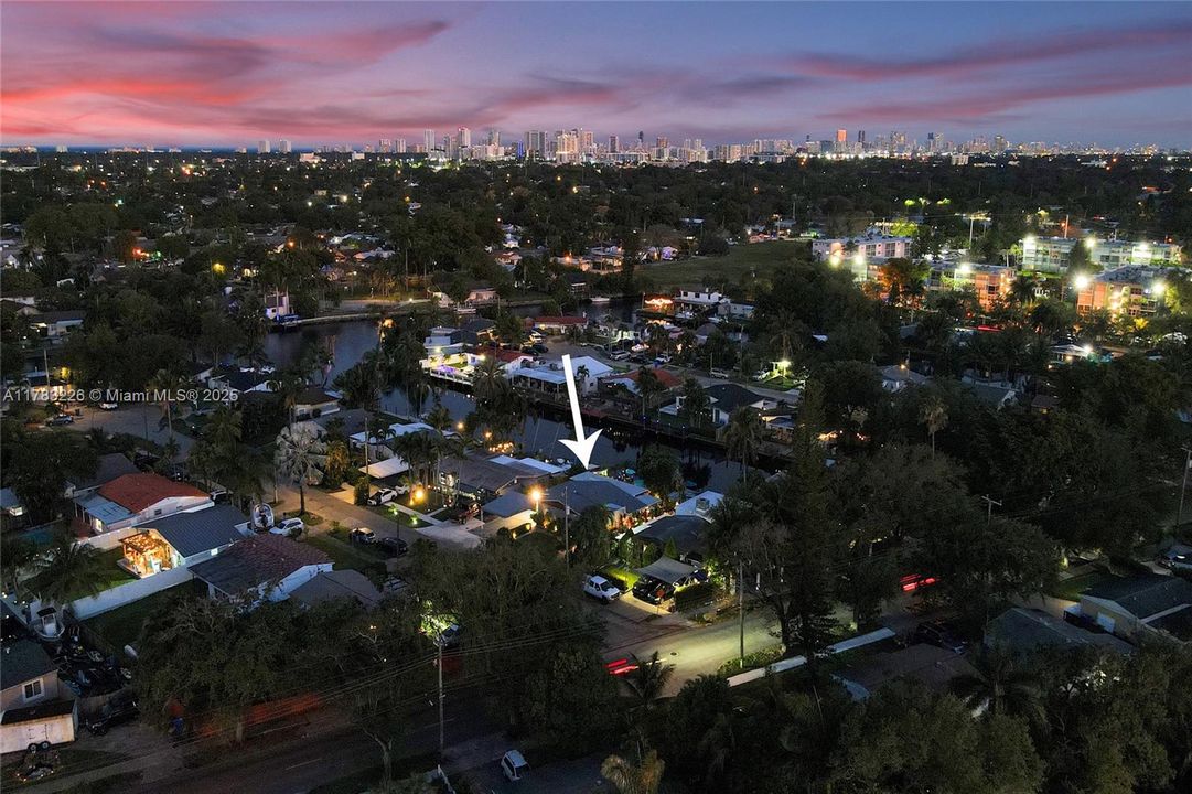 Recently Sold: $800,000 (3 beds, 1 baths, 1860 Square Feet)