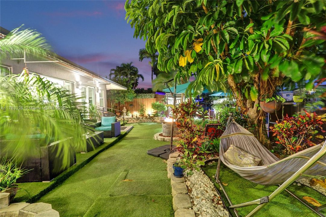 Recently Sold: $800,000 (3 beds, 1 baths, 1860 Square Feet)