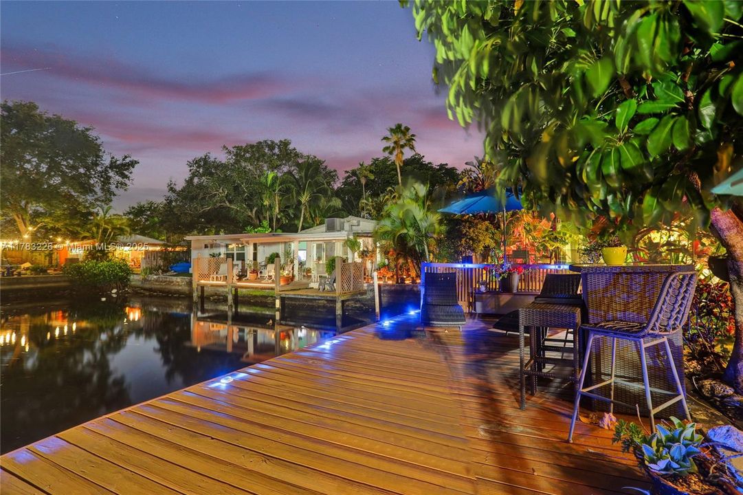 Recently Sold: $800,000 (3 beds, 1 baths, 1860 Square Feet)