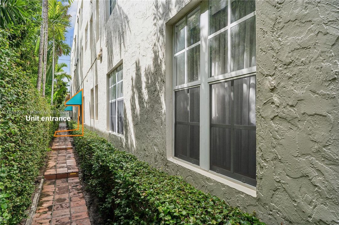 Недавно продано: $339,000 (2 спален, 1 ванн, 790 Квадратных фут)