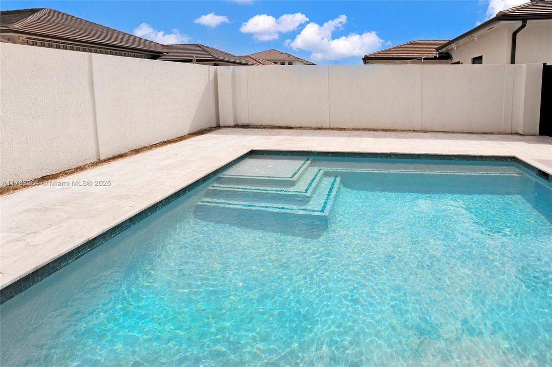 Недавно продано: $955,000 (4 спален, 3 ванн, 1939 Квадратных фут)