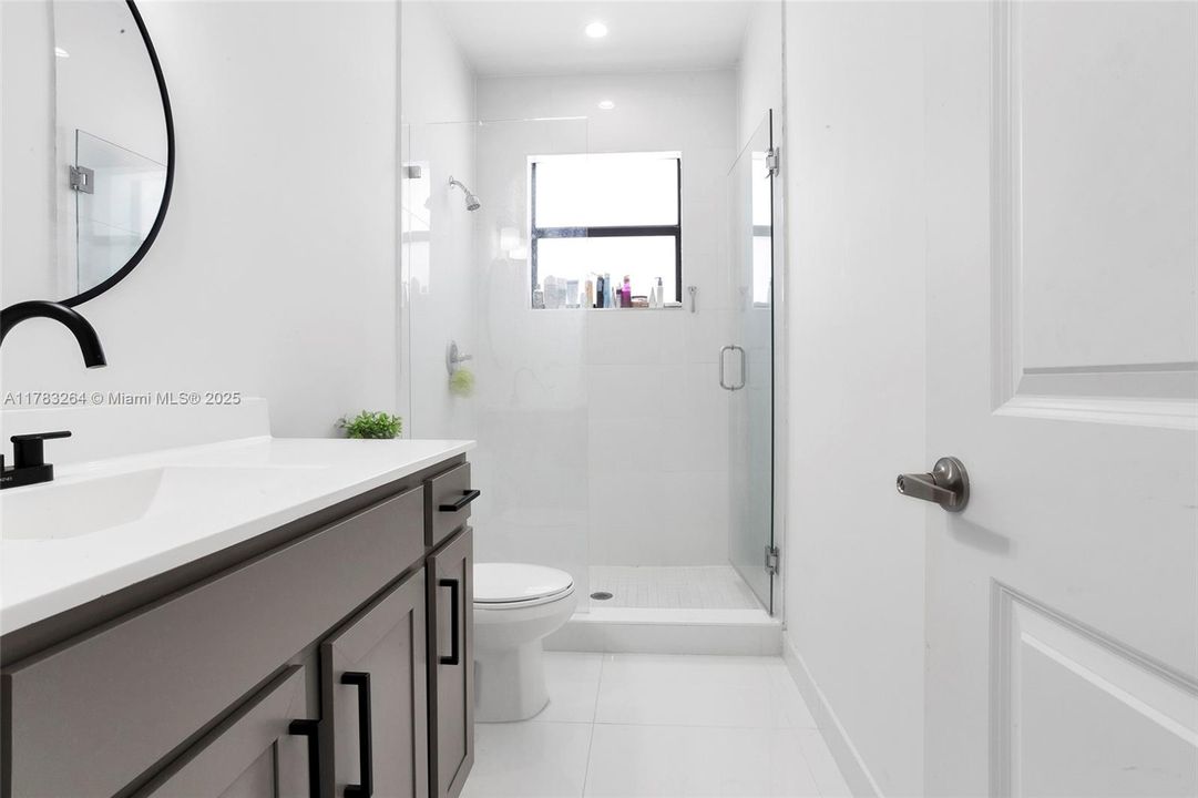 Недавно продано: $955,000 (4 спален, 3 ванн, 1939 Квадратных фут)