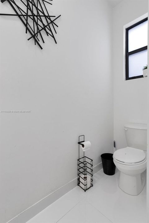 Недавно продано: $955,000 (4 спален, 3 ванн, 1939 Квадратных фут)